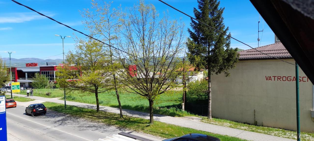 Aura City Visoko Luaran gambar