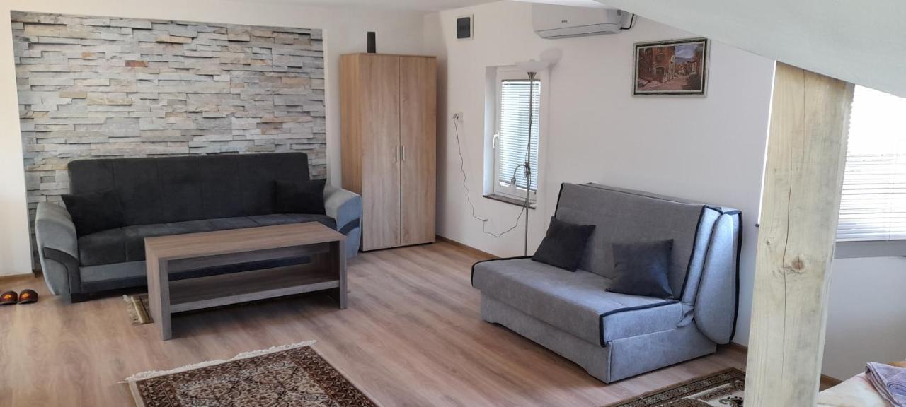 Aura City Apartment Visoko Luaran gambar