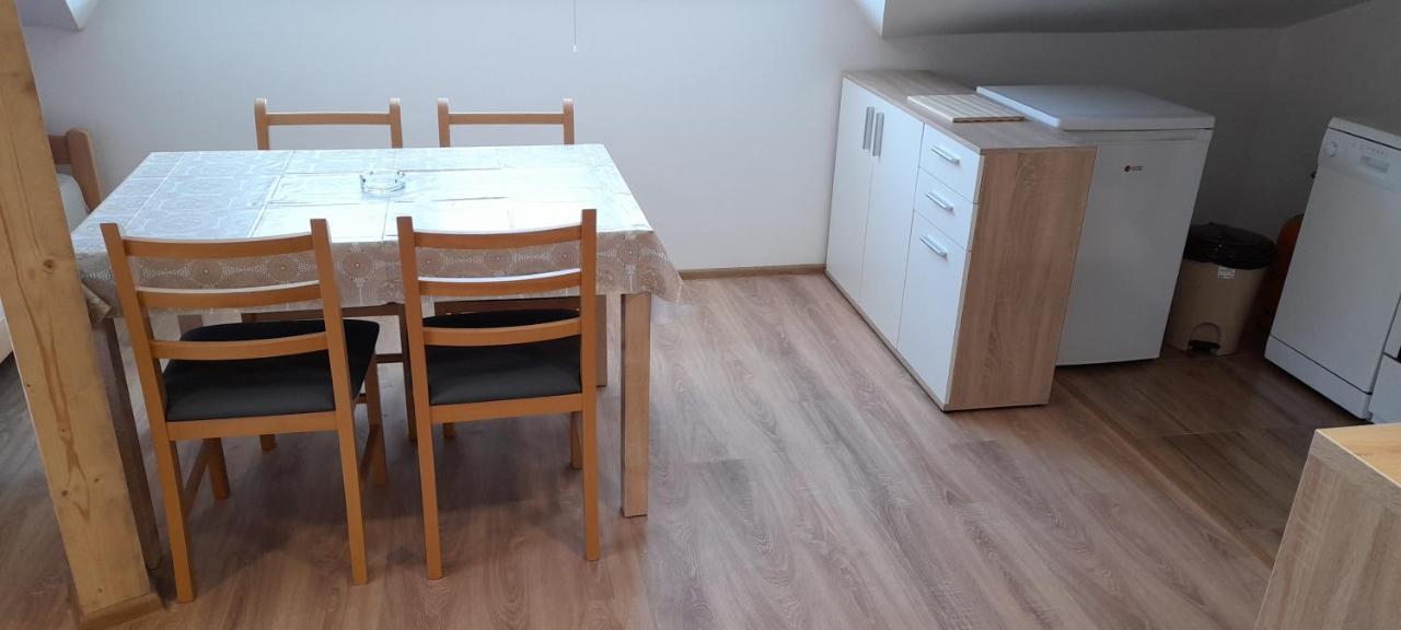 Aura City Apartment Visoko Luaran gambar